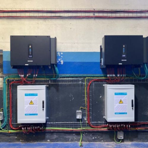 Montaje eléctrico para paneles solares