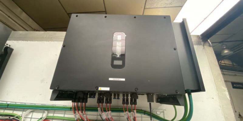 Centralita para control energético de paneles solares